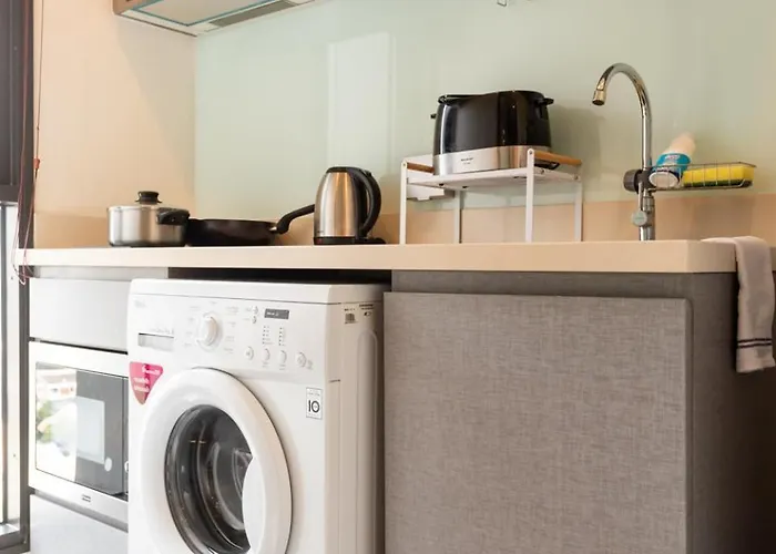 Luxurious With Train Access Apartment *