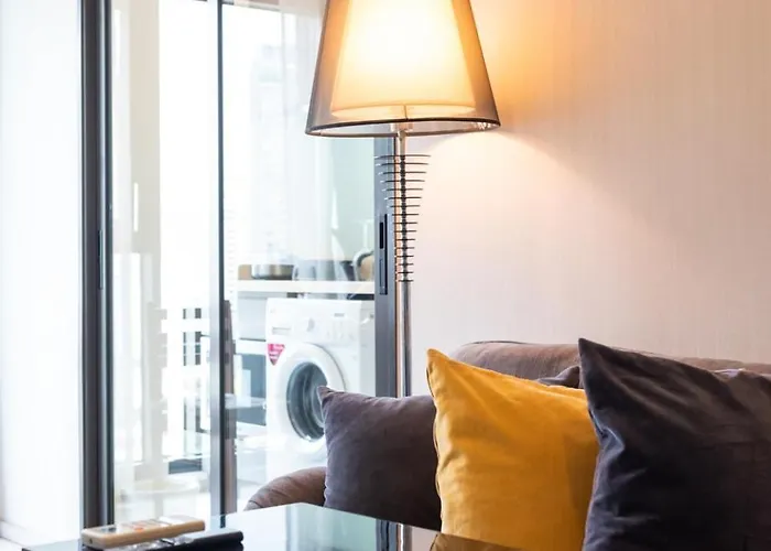 Apartment Luxurious With Train Access Bangkok